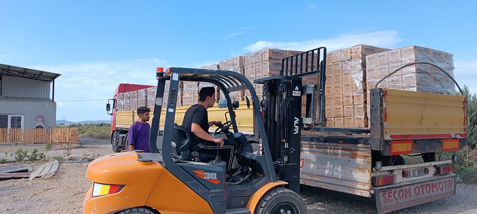 Cerrar un almacén logístico por orden: racking, muelles, paletería y cámaras, fase a fase