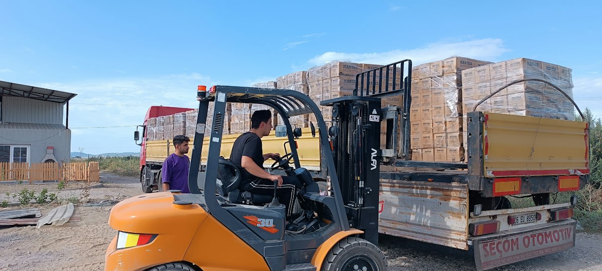 Cerrar un almacén logístico por orden: racking, muelles, paletería y cámaras, fase a fase